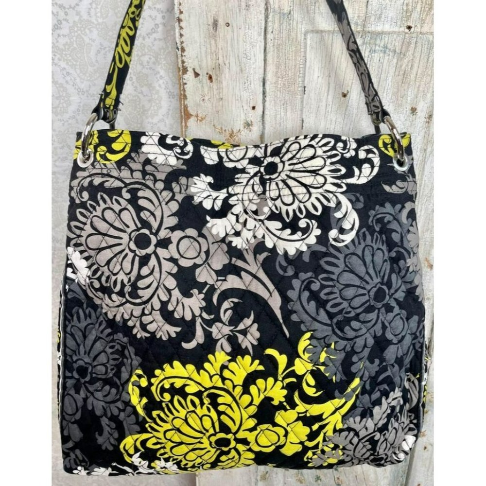 Vera BradleyTote Shoulder Bag💛 Snap Closure Pattern in Baroque New!